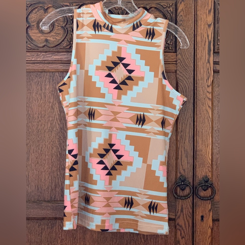 Two Fly NWOT Geometric Sleeveless Top in Tan and Pink
Size small